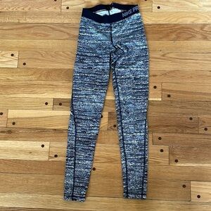 Nike Pro Women XS Dri-Fit Fleece Lined Hyperwarm Static Tight Legging Black Grey